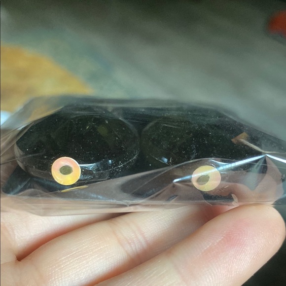 Vintage Elegant Green and Gold Dangle Earrings - Picture 2 of 6